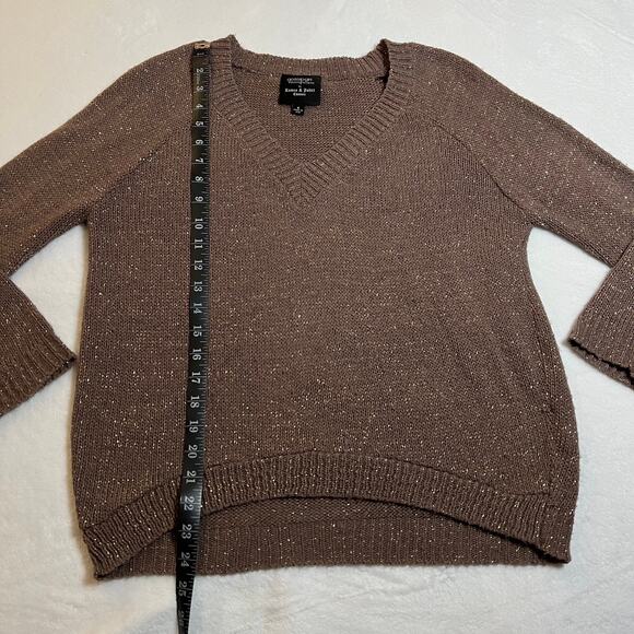 Gossip Girl by Romeo & Juliet Couture V-Neck Metallic Knit Sweater Size Small - Picture 6 of 7